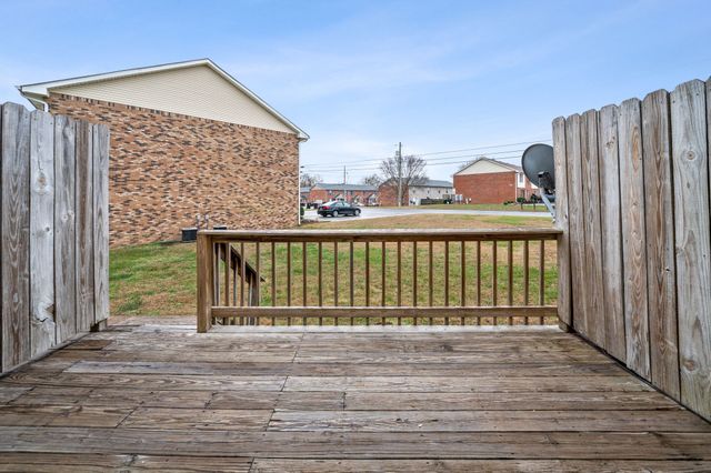 2311 Raleigh Ct Apt B, Clarksville, TN 37043