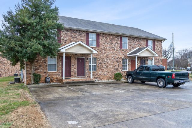 2311 Raleigh Ct Apt B, Clarksville, TN 37043
