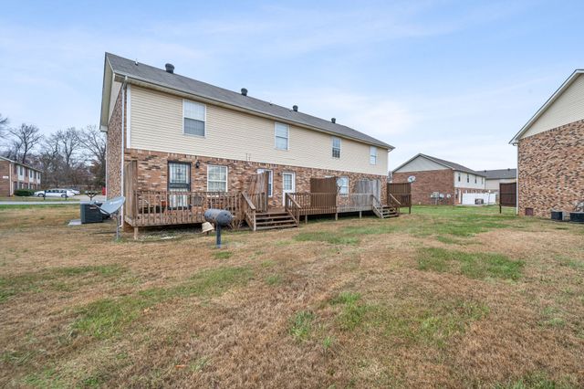 2311 Raleigh Ct Apt B, Clarksville, TN 37043