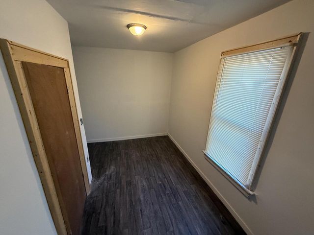 3350 N 9th STREET, Milwaukee, WI 53206