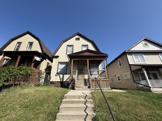 3350 N 9th STREET, Milwaukee, WI 53206