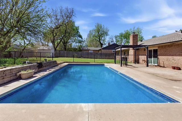 1924 E Willow Creek Terrace, Mustang, OK 73064