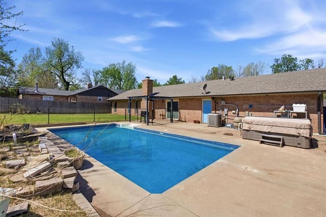 1924 E Willow Creek Terrace, Mustang, OK 73064