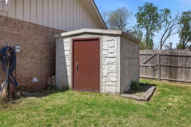1924 E Willow Creek Terrace, Mustang, OK 73064