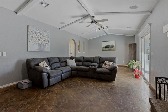 1924 E Willow Creek Terrace, Mustang, OK 73064