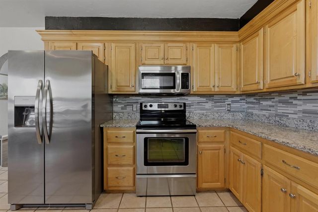 1924 E Willow Creek Terrace, Mustang, OK 73064