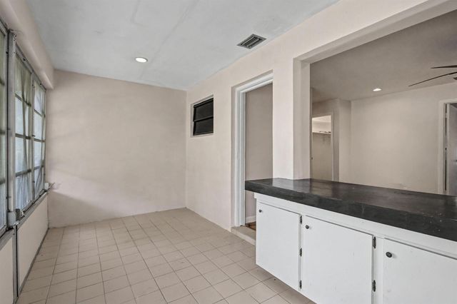 275 South Boulevard C, Boynton Beach, FL 33435