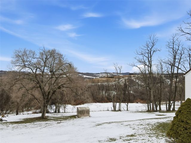 1395 Amity Ridge Rd, Amwell, PA 15301