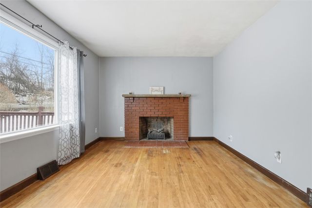 1395 Amity Ridge Rd, Amwell, PA 15301