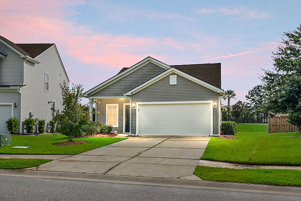 102 Chaste Tree Circle, Goose Creek, SC 29445