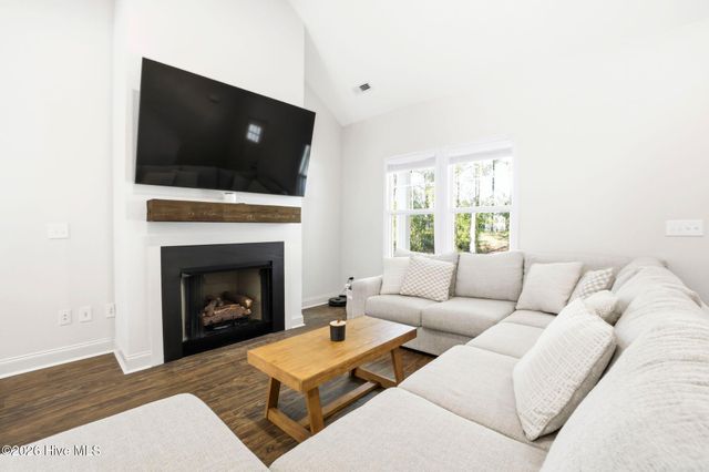 2409 Sunset Harbor Road SE, Bolivia, NC 28422