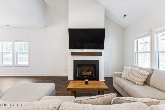 2409 Sunset Harbor Road SE, Bolivia, NC 28422