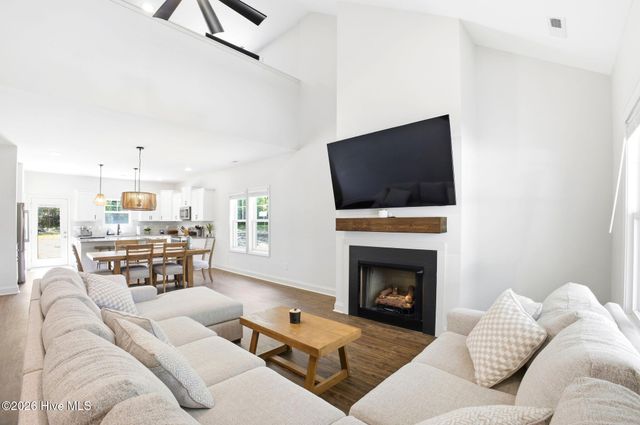 2409 Sunset Harbor Road SE, Bolivia, NC 28422