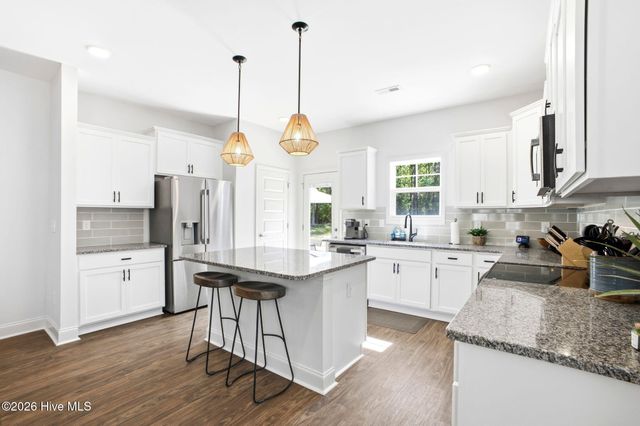 2409 Sunset Harbor Road SE, Bolivia, NC 28422