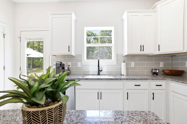 2409 Sunset Harbor Road SE, Bolivia, NC 28422