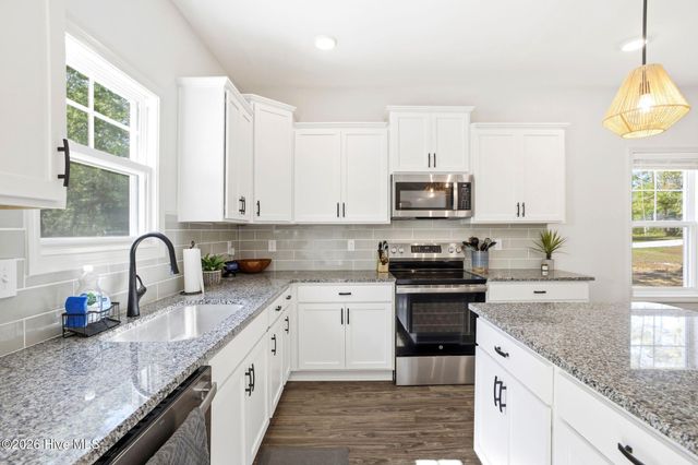 2409 Sunset Harbor Road SE, Bolivia, NC 28422