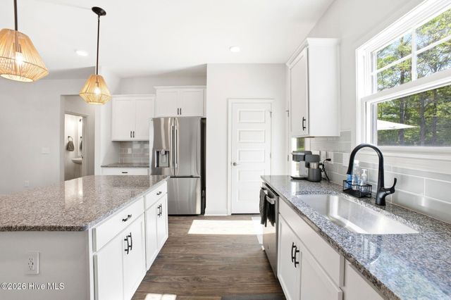 2409 Sunset Harbor Road SE, Bolivia, NC 28422