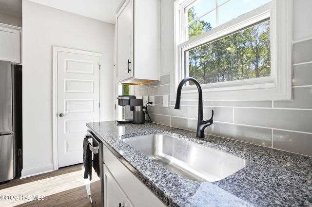 2409 Sunset Harbor Road SE, Bolivia, NC 28422