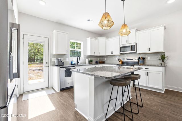 2409 Sunset Harbor Road SE, Bolivia, NC 28422