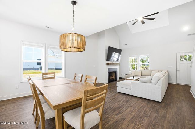 2409 Sunset Harbor Road SE, Bolivia, NC 28422