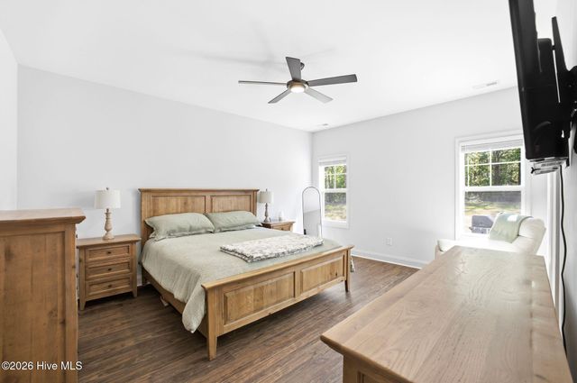 2409 Sunset Harbor Road SE, Bolivia, NC 28422