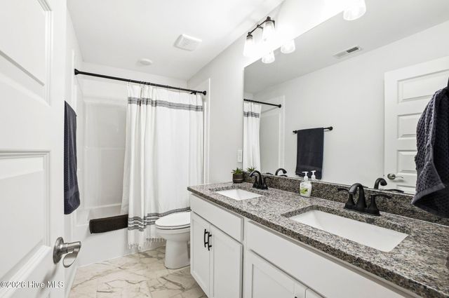 2409 Sunset Harbor Road SE, Bolivia, NC 28422