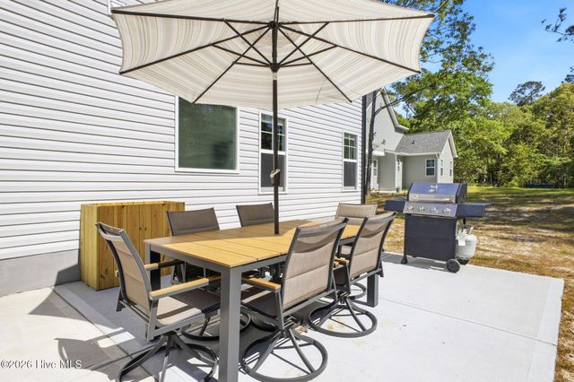 2409 Sunset Harbor Road SE, Bolivia, NC 28422