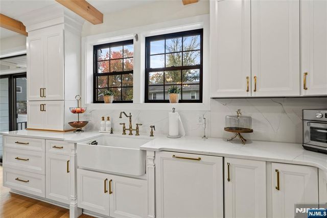 78 Glen Avenue, Roseland, NJ 07068