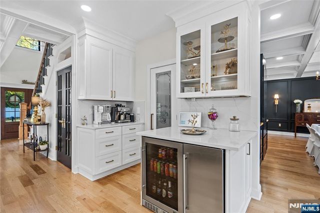 78 Glen Avenue, Roseland, NJ 07068