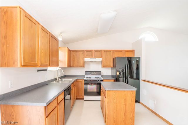 810 Sturbridge Drive, Medina, OH 44256
