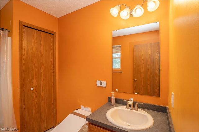 810 Sturbridge Drive, Medina, OH 44256