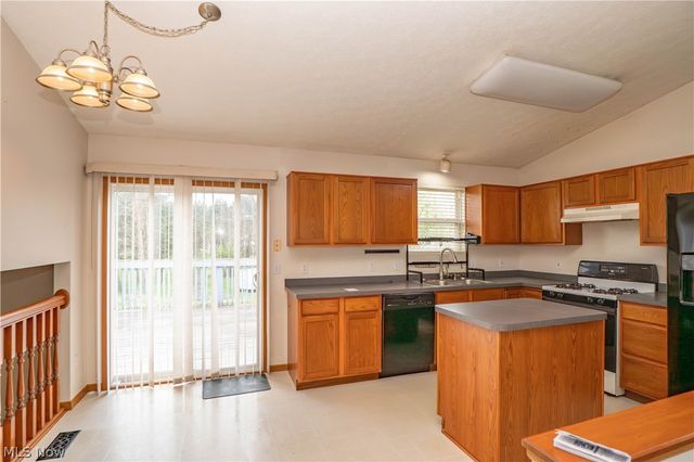 810 Sturbridge Drive, Medina, OH 44256