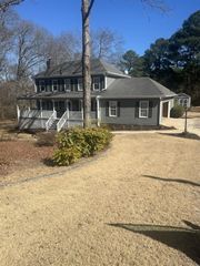 2070 ROCKDALE Circle, Snellville, GA 30078