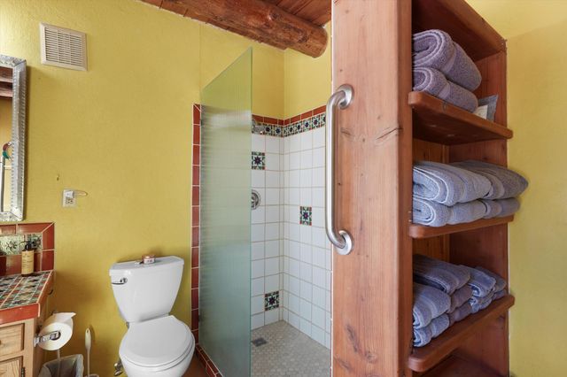 4 Demas Road, Santa Fe, NM 87508
