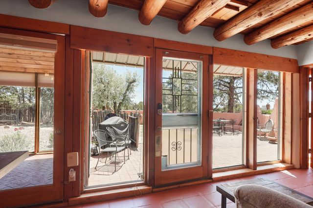 4 Demas Road, Santa Fe, NM 87508