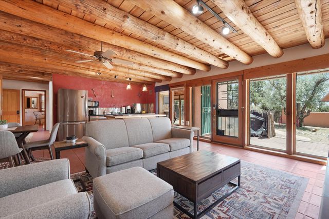 4 Demas Road, Santa Fe, NM 87508