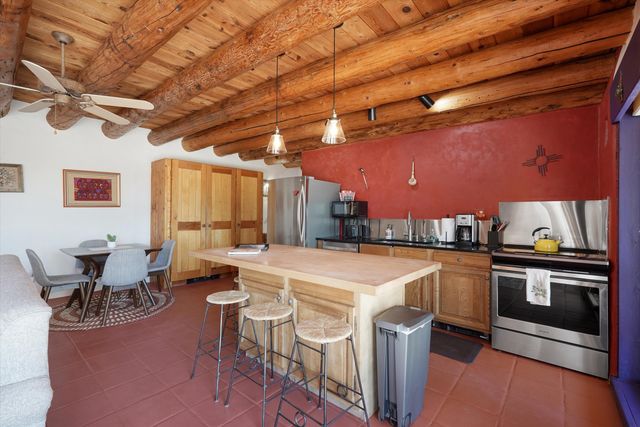 4 Demas Road, Santa Fe, NM 87508