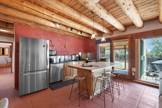 4 Demas Road, Santa Fe, NM 87508