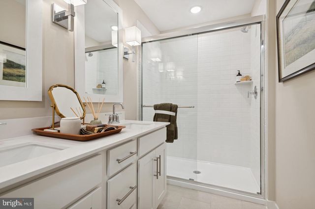 46 SILVERBELL AVE, Berlin, NJ 08009
