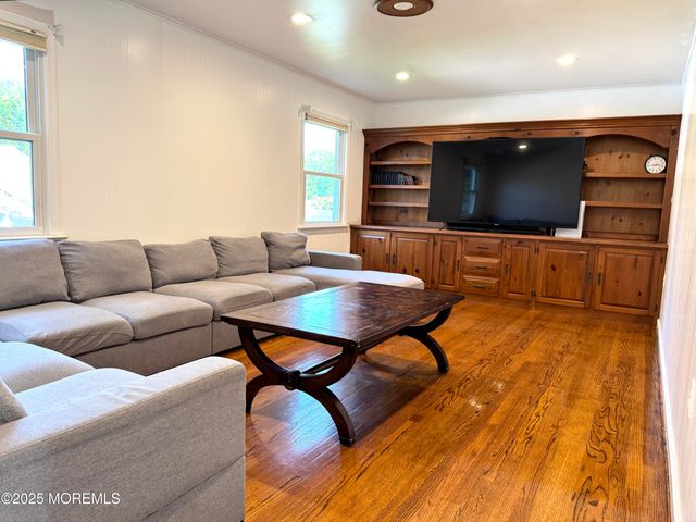 28 Ridge Road, West Long Branch, NJ 07764