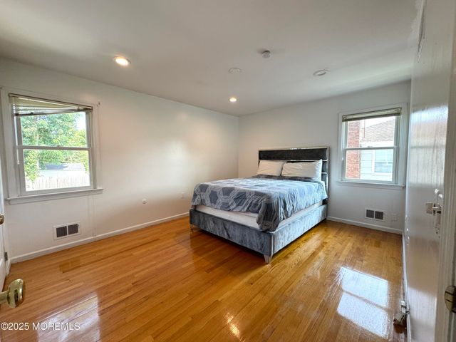 28 Ridge Road, West Long Branch, NJ 07764