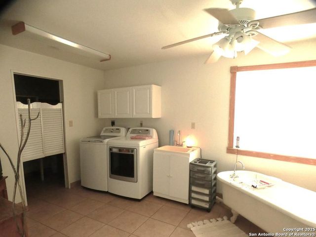 40 Encino Loma, Beeville, TX 78102