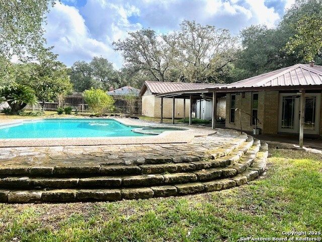 40 Encino Loma, Beeville, TX 78102