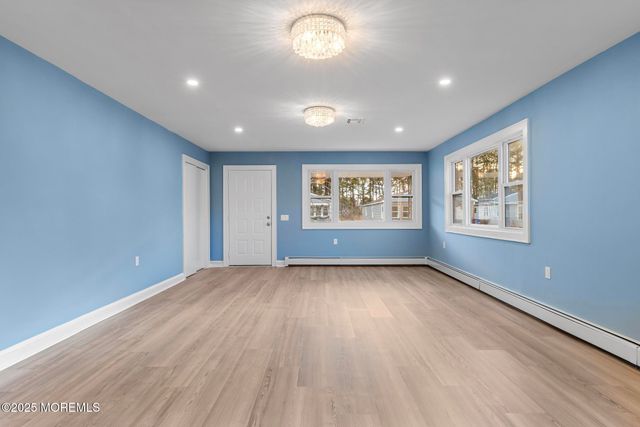 86 San Carlos Street, Toms River, NJ 08757