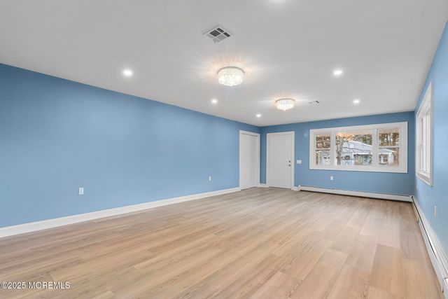 86 San Carlos Street, Toms River, NJ 08757