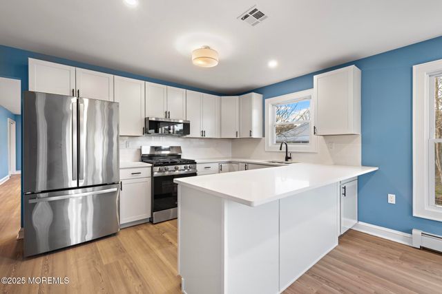 86 San Carlos Street, Toms River, NJ 08757