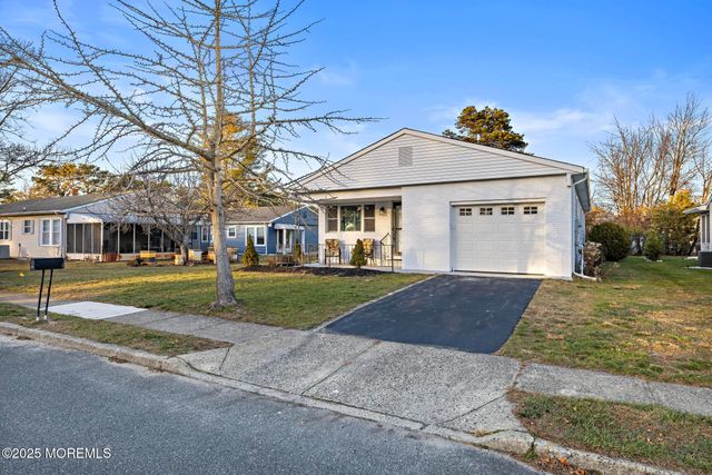 86 San Carlos Street, Toms River, NJ 08757