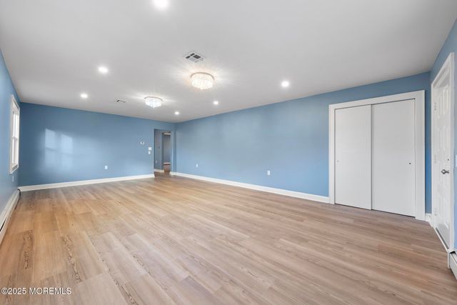 86 San Carlos Street, Toms River, NJ 08757