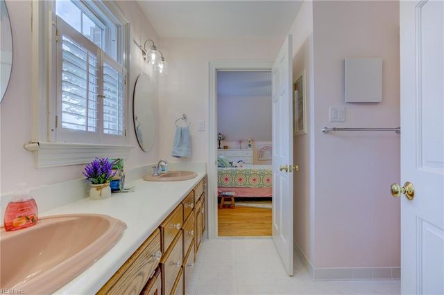 559 Rocky Hock RD, Wakefield, VA 23888