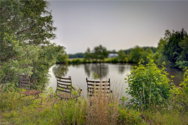 559 Rocky Hock RD, Wakefield, VA 23888